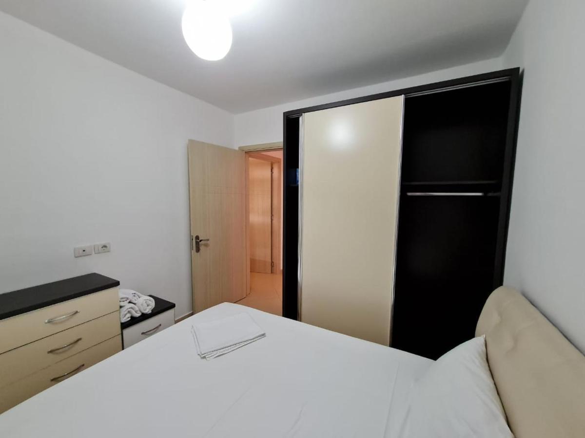 Meltin Apartments Sarandë Exteriör bild